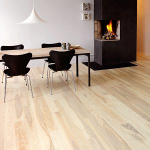 Plancher en bois de frêne 9-23cm