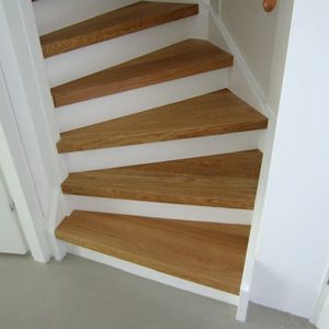 Escaliers de parquet parfaits